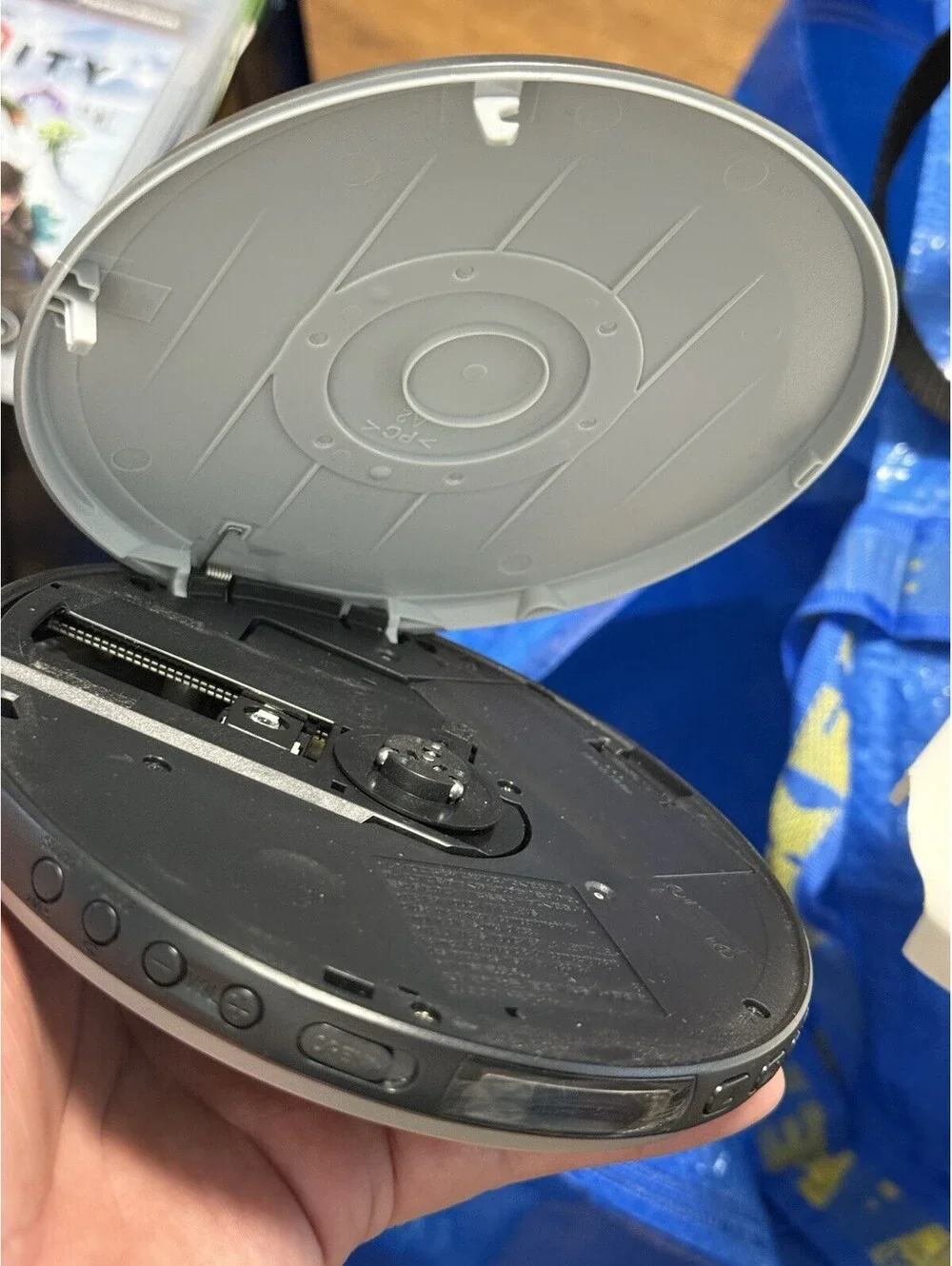 Sony Walkman D-EJ011 Portable CD Player Silver Mega Bass G-Protection Tested W/b